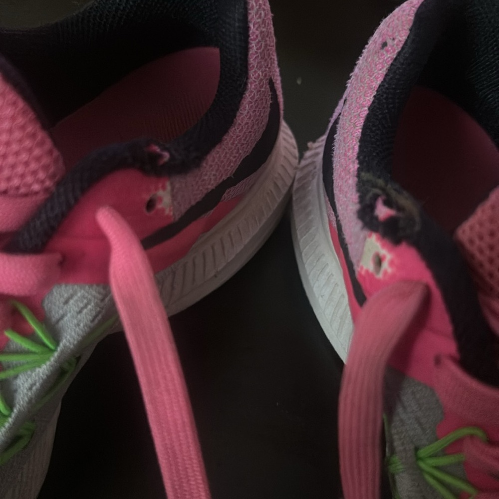 Nike Pink and Gray Sneakers with Mesh Design - Picture 3 of 7